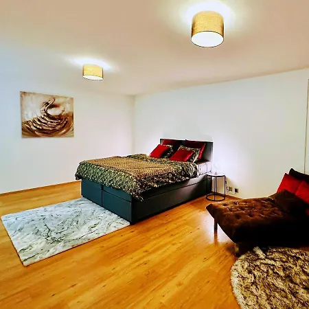 Side Apartment! * Montreux