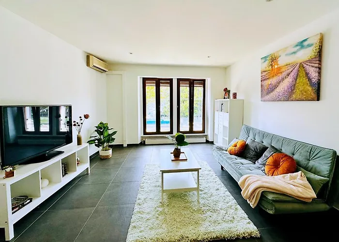 Side Apartment! דירה