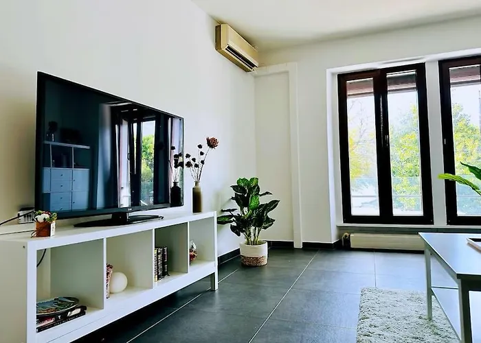 Side Apartment! Appartement *