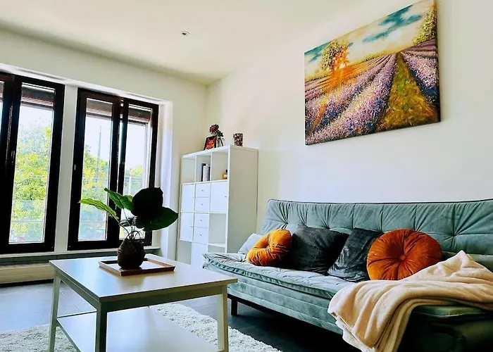 Side Apartment! Appartement